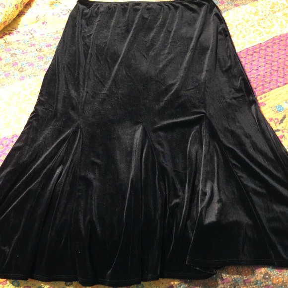 Elementz Black Velvet Skirt Sz XL - Picture 2 of 6